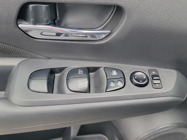 2021 Nissan Kicks SV FWD