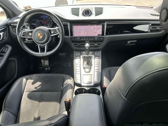 2021 Porsche Macan AWD