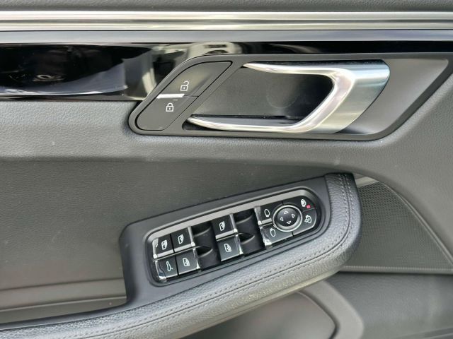 2021 Porsche Macan AWD
