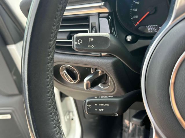 2021 Porsche Macan AWD