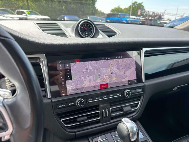 2021 Porsche Macan AWD