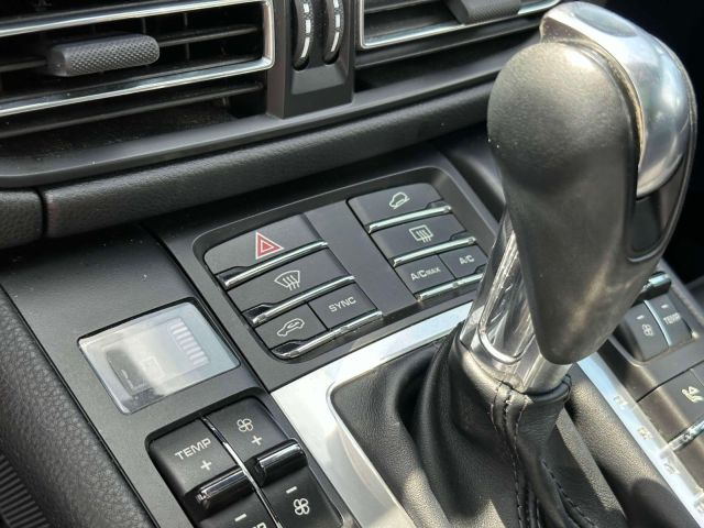 2021 Porsche Macan AWD