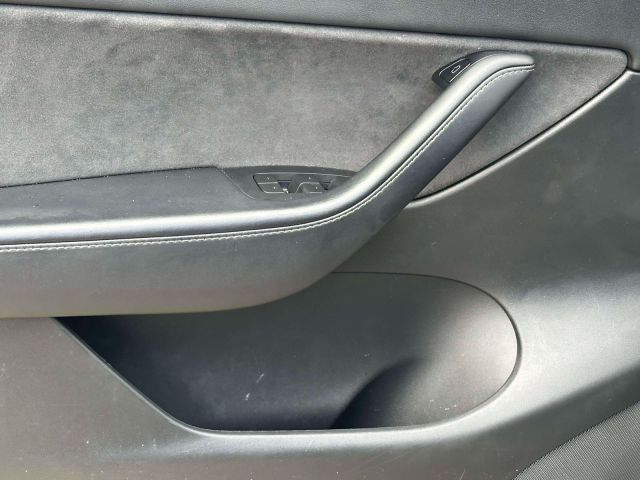 2021 Tesla Model Y Long Range AWD 2021 Tesla Model Y Long Range AWD