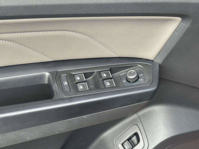 2021 Volkswagen Atlas 3.6L V6 SEL Premium R-Line 2021 Volkswagen Atlas 3.6L V6 SEL Premium R-Line