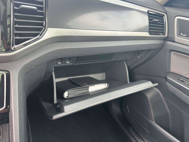 2021 Volkswagen Atlas 3.6L V6 SEL Premium R-Line 2021 Volkswagen Atlas 3.6L V6 SEL Premium R-Line