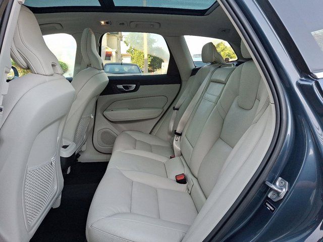2021 Volvo XC60 Momentum