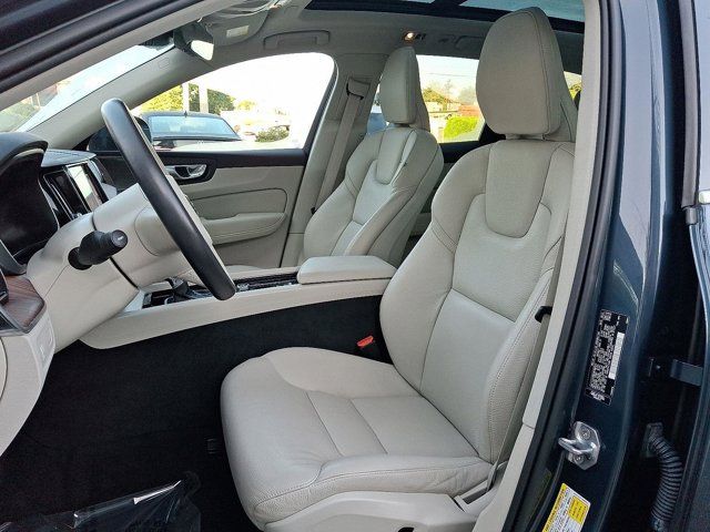 2021 Volvo XC60 Momentum