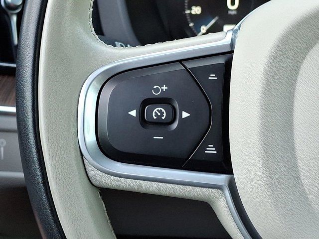 2021 Volvo XC60 Momentum