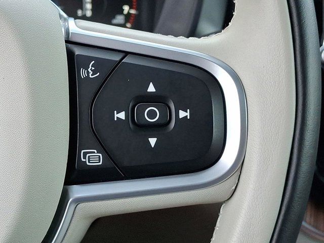 2021 Volvo XC60 Momentum