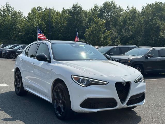 2022 Alfa Romeo Stelvio Veloce AWD