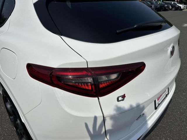 2022 Alfa Romeo Stelvio Veloce AWD