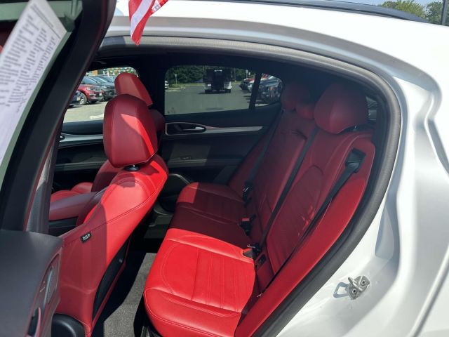 2022 Alfa Romeo Stelvio Veloce AWD