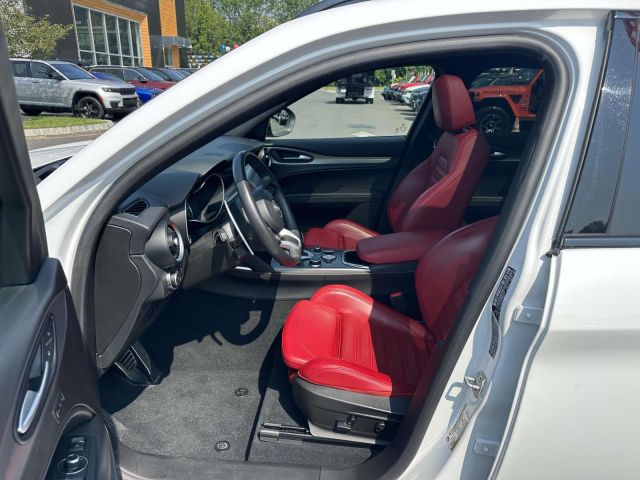 2022 Alfa Romeo Stelvio Veloce AWD
