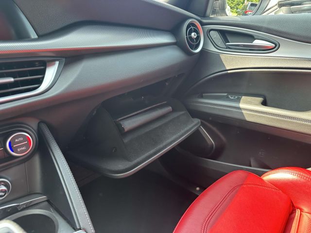 2022 Alfa Romeo Stelvio Veloce AWD
