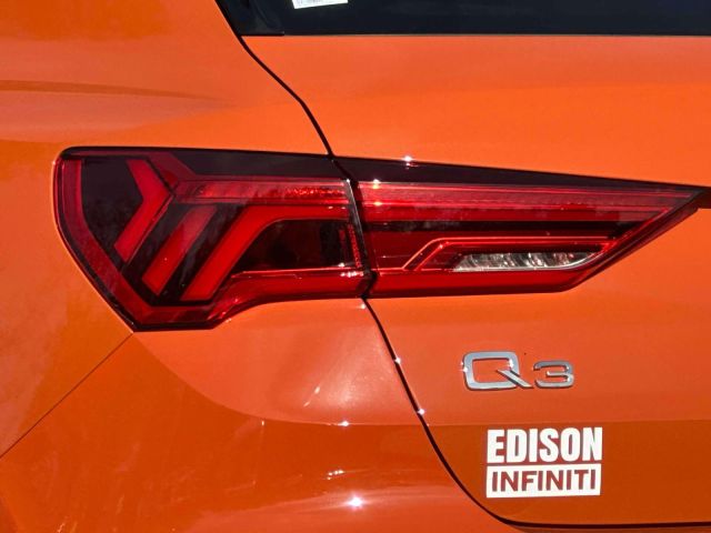 2022 Audi Q3 S line Premium 45 TFSI quattro 2022 Audi Q3 S line Premium 45 TFSI quattro