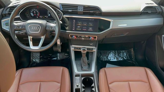 2022 Audi Q3 S line Premium 45 TFSI quattro 2022 Audi Q3 S line Premium 45 TFSI quattro