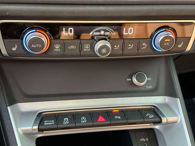 2022 Audi Q3 S line Premium 45 TFSI quattro 2022 Audi Q3 S line Premium 45 TFSI quattro