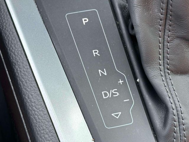 2022 Audi Q3 S line Premium 45 TFSI quattro 2022 Audi Q3 S line Premium 45 TFSI quattro