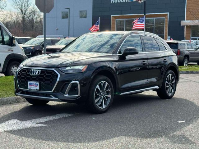 2022 Audi Q5 S line Premium Plus 45 TFSI quattro 2022 Audi Q5 S line Premium Plus 45 TFSI quattro