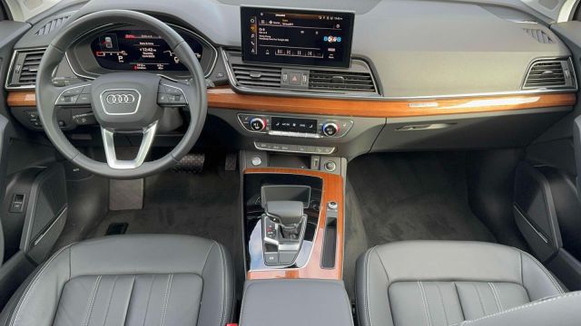 2022 Audi Q5 S line Premium Plus 45 TFSI quattro 2022 Audi Q5 S line Premium Plus 45 TFSI quattro