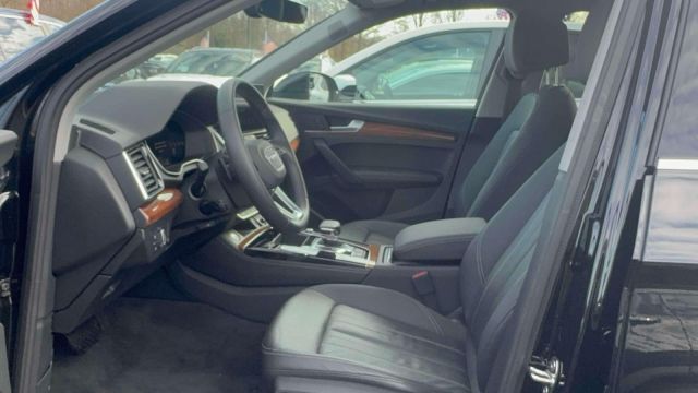 2022 Audi Q5 S line Premium Plus 45 TFSI quattro 2022 Audi Q5 S line Premium Plus 45 TFSI quattro