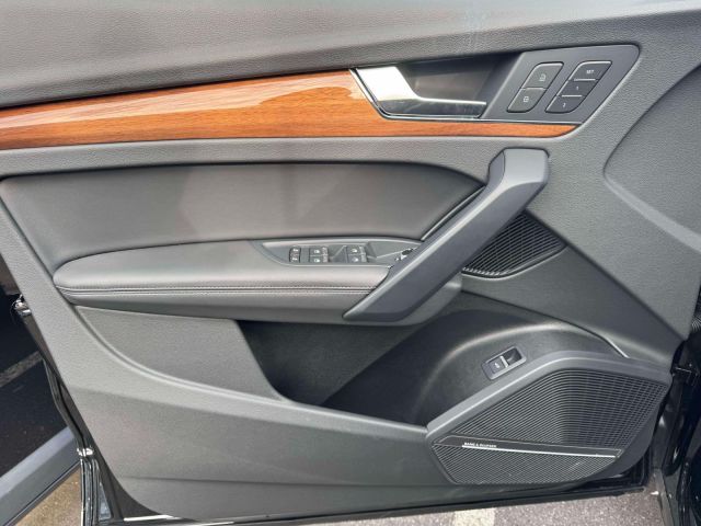 2022 Audi Q5 S line Premium Plus 45 TFSI quattro 2022 Audi Q5 S line Premium Plus 45 TFSI quattro