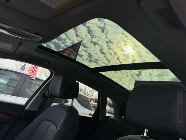 2022 Audi Q5 S line Premium Plus 45 TFSI quattro 2022 Audi Q5 S line Premium Plus 45 TFSI quattro