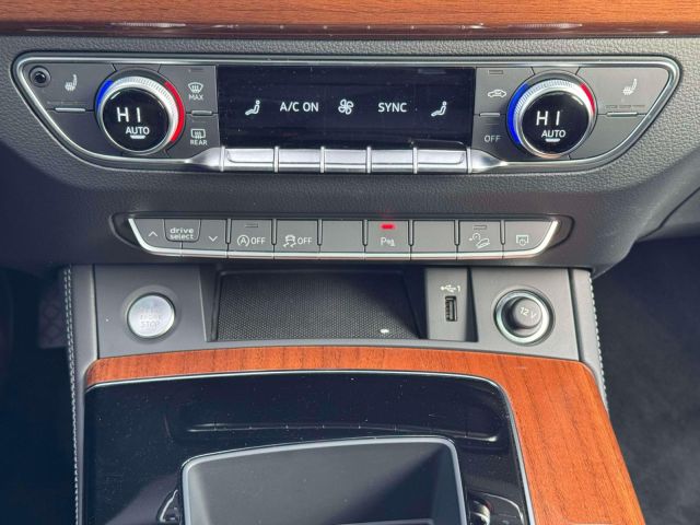 2022 Audi Q5 S line Premium Plus 45 TFSI quattro 2022 Audi Q5 S line Premium Plus 45 TFSI quattro