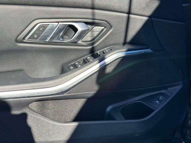 2022 BMW 3 Series 330i xDrive 2022 BMW 3 Series 330i xDrive