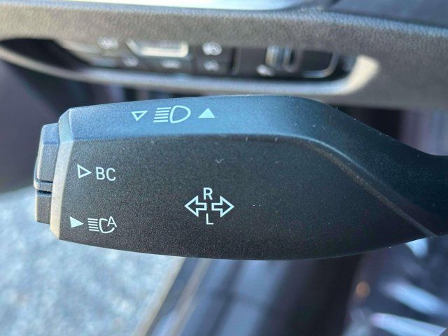 2022 BMW 3 Series 330i xDrive 2022 BMW 3 Series 330i xDrive