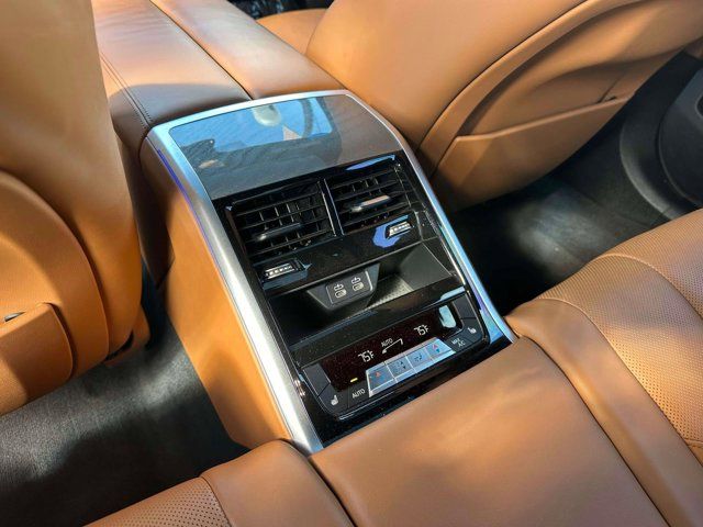 2022 BMW 8 Series 840i