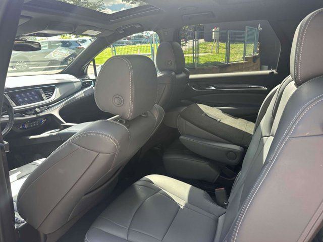 2022 Buick Enclave Essence
