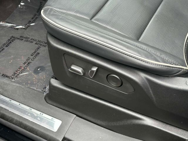 2022 Cadillac Escalade 4WD 4dr Premium Luxury