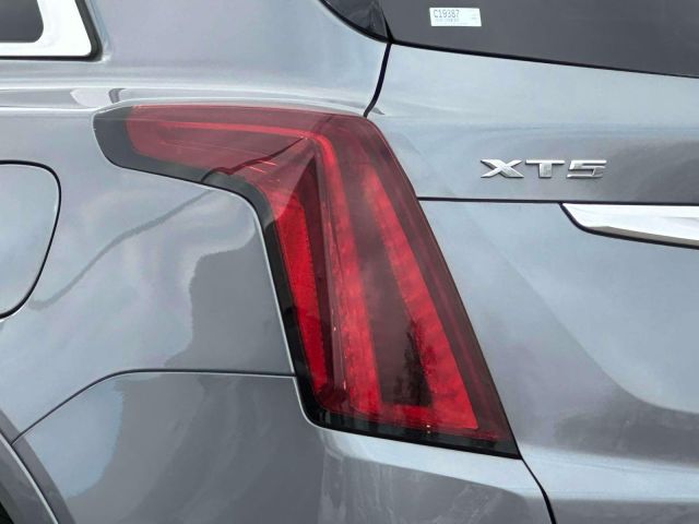 2022 Cadillac XT5 AWD 4dr Luxury 2022 Cadillac XT5 AWD 4dr Luxury