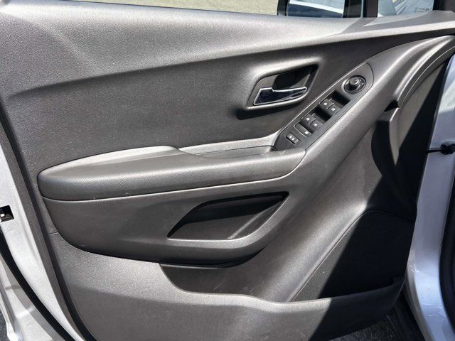 2022 Chevrolet Trax LS