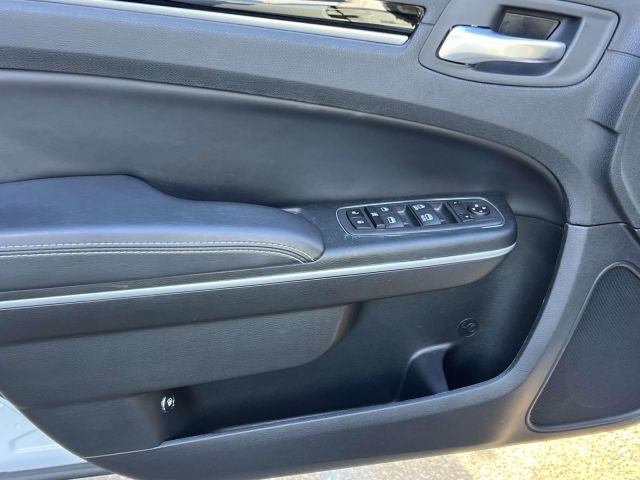 2022 Chrysler 300 300S RWD