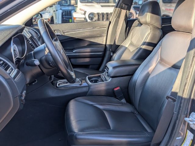 2022 Chrysler 300 Touring 2022 Chrysler 300 Touring