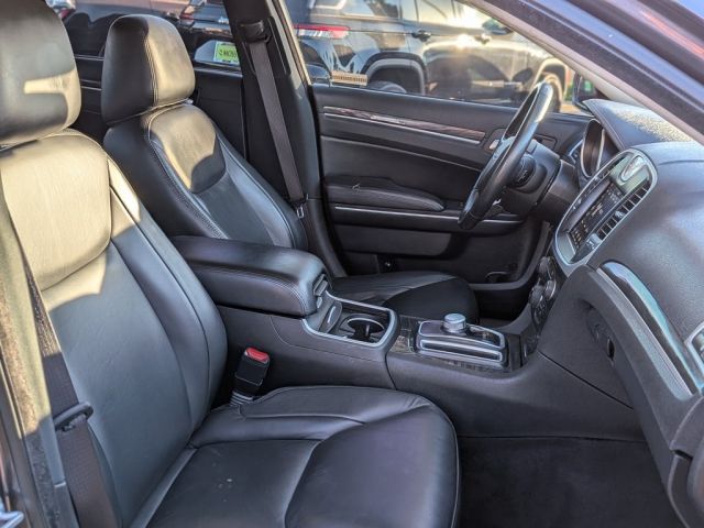 2022 Chrysler 300 Touring 2022 Chrysler 300 Touring