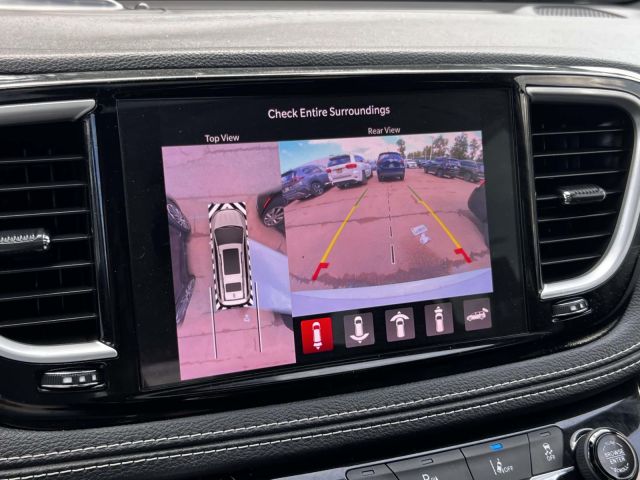 2022 Chrysler Pacifica Hybrid Limited FWD