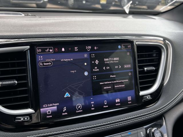 2022 Chrysler Pacifica Hybrid Limited FWD
