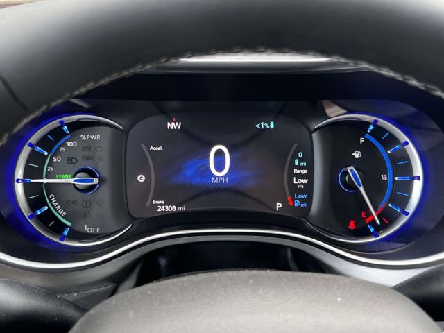 2022 Chrysler Pacifica Hybrid Limited FWD