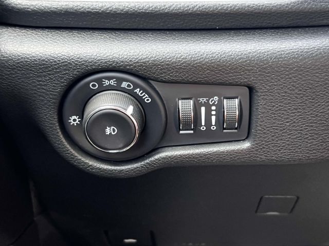 2022 Chrysler Pacifica Hybrid Limited FWD