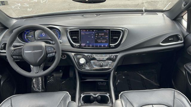 2022 Chrysler Pacifica Hybrid Limited FWD