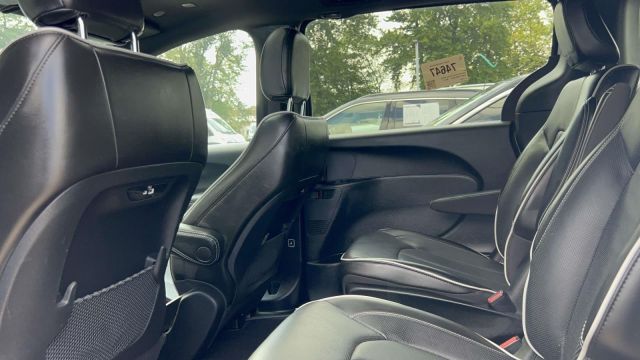 2022 Chrysler Pacifica Hybrid Limited FWD