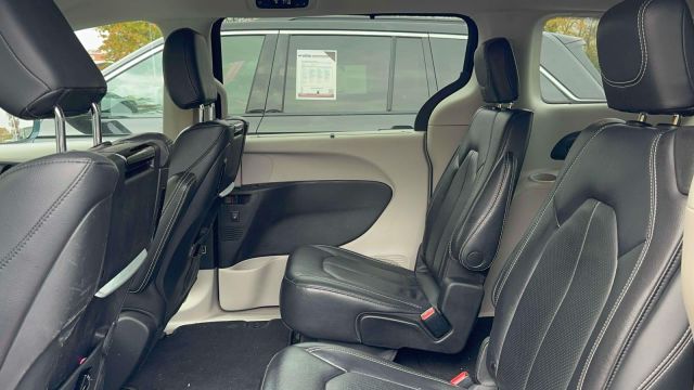 2022 Chrysler Pacifica Touring L AWD