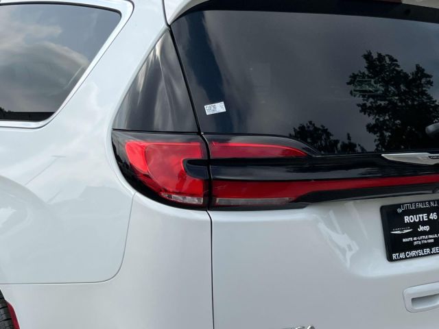 2022 Chrysler Pacifica Touring L AWD