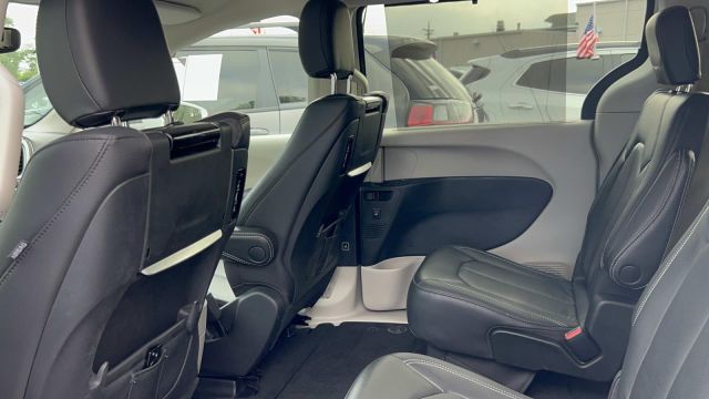 2022 Chrysler Pacifica Touring L AWD