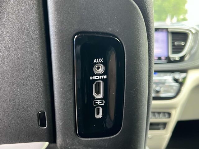 2022 Chrysler Pacifica Touring L AWD