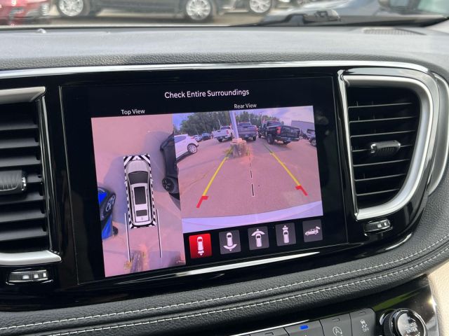 2022 Chrysler Pacifica Touring L AWD