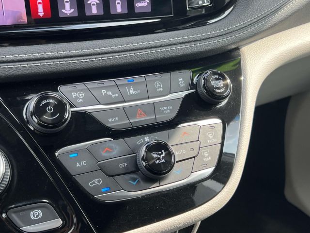 2022 Chrysler Pacifica Touring L AWD